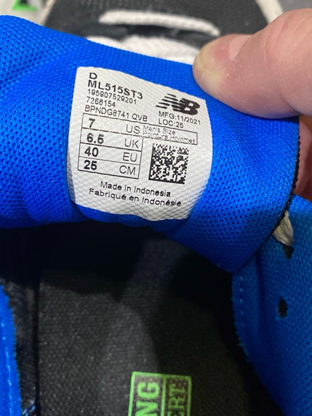 New Balance Men’s Black Sneakers with Gray, Blue & Neon Green Accents Size 7 - Picture 8 of 8